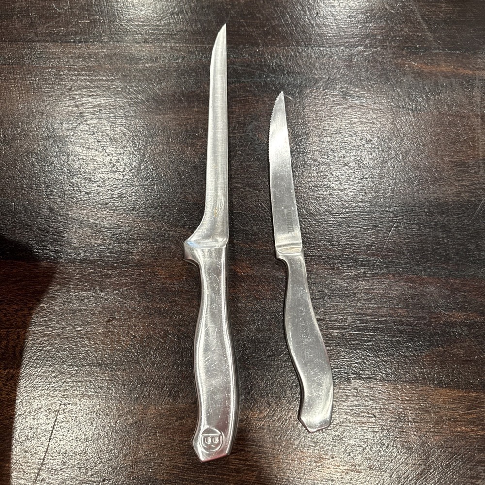 Set‎ of 2 Tools of the Trade Belgique knives